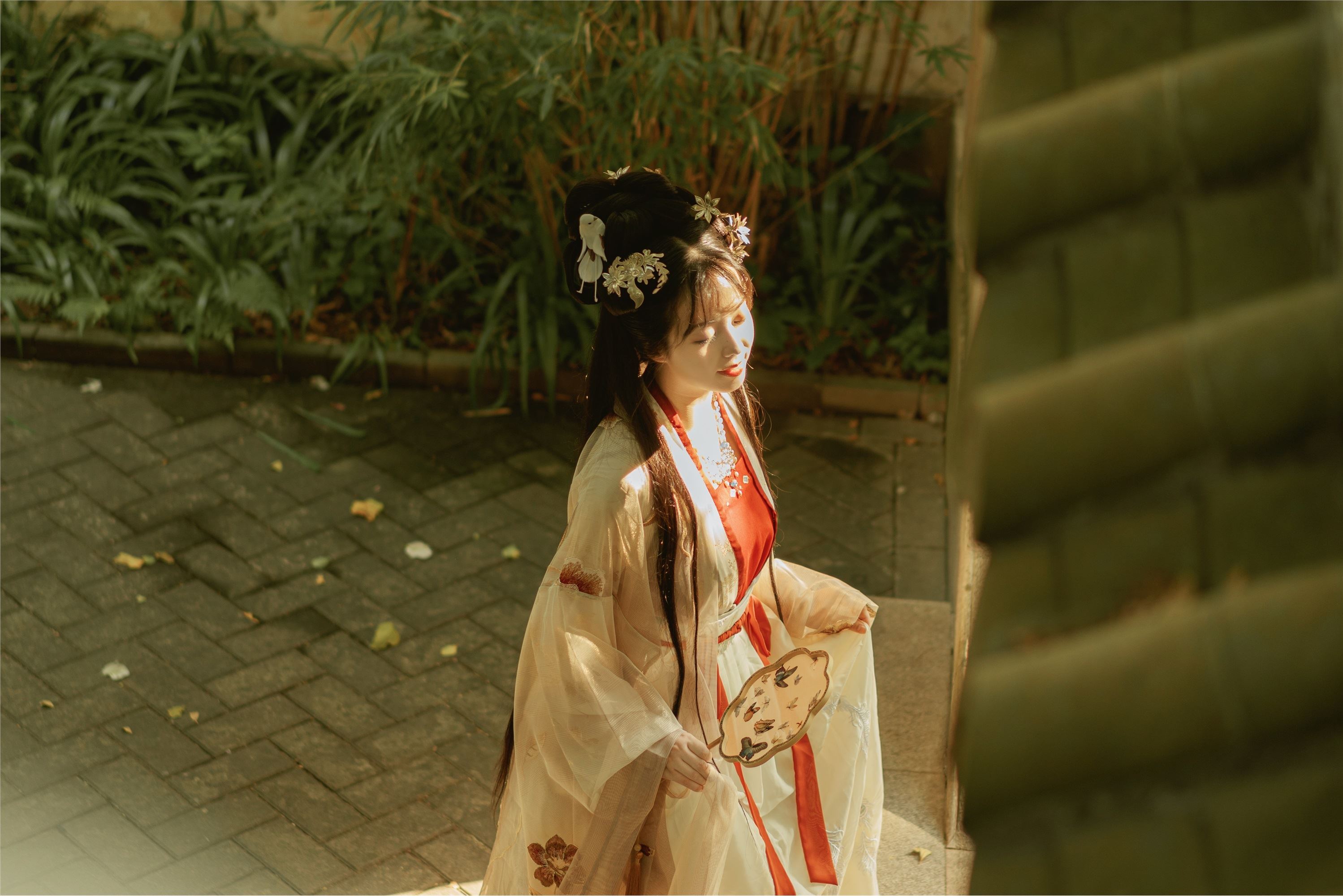 YITUYU艺图语 2021.09.06 思美人 霏霏